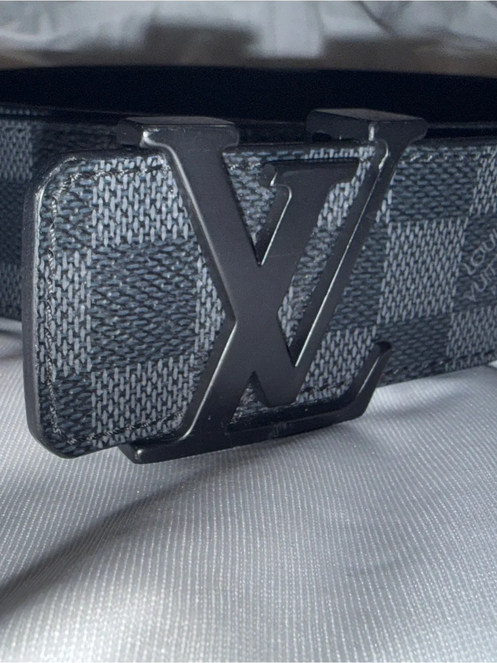 Louis Vuitton Black Damier Graphite Belt with Black LV Buckle.Size 100/40